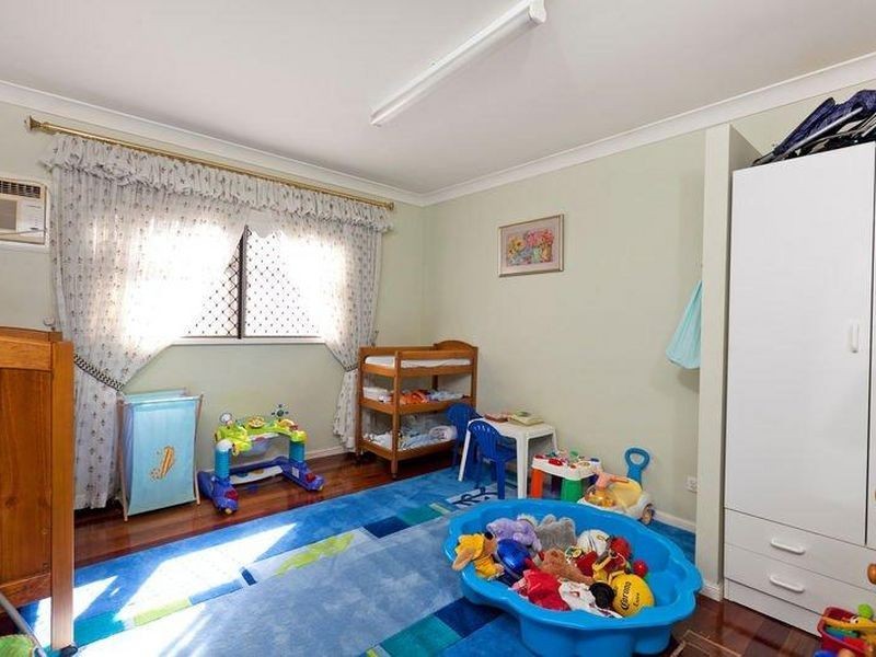 283 Redland Bay Road, Capalaba QLD 4157