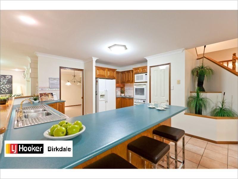 27 Downwind Ct, Birkdale QLD 4159