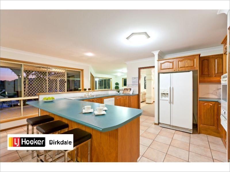 27 Downwind Ct, Birkdale QLD 4159