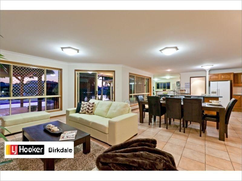 27 Downwind Ct, Birkdale QLD 4159