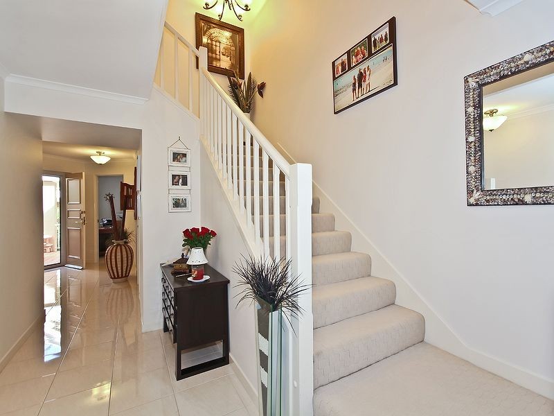 27/3 Marina Crescent, Hollywell QLD 4216