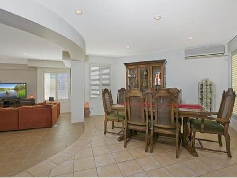 6/16 Commodore Dr, Birkdale QLD 4159