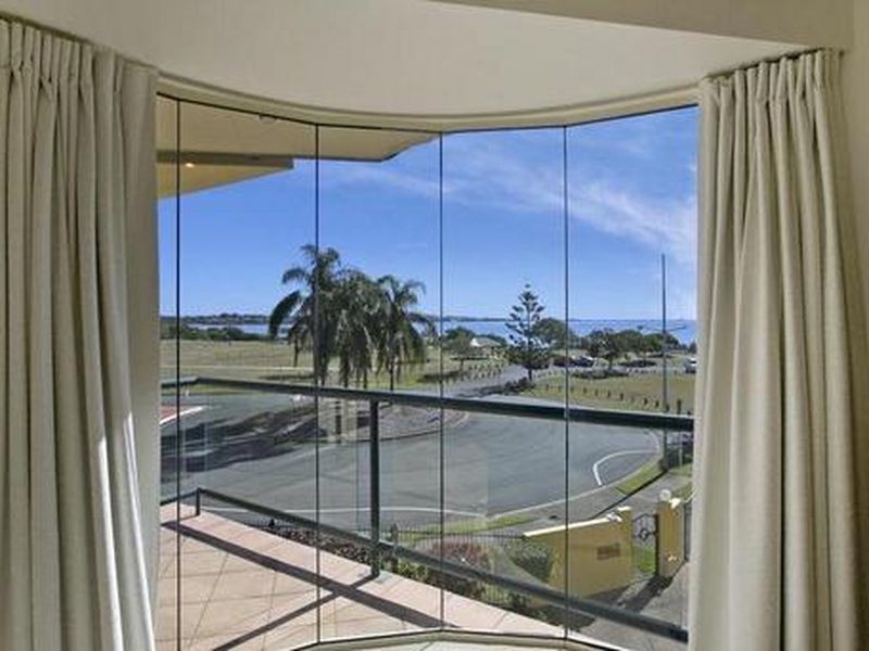 6/16 Commodore Dr, Birkdale QLD 4159
