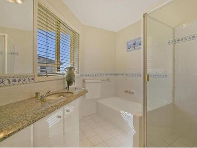 6/16 Commodore Dr, Birkdale QLD 4159