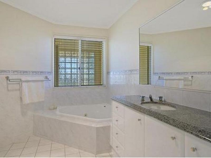 6/16 Commodore Dr, Birkdale QLD 4159