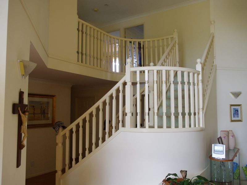 8 Sandwell Close, Wishart QLD 4122