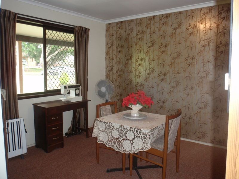 14 Downing St, Birkdale QLD 4159