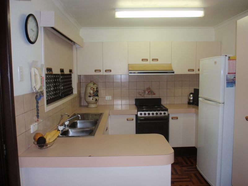 14 Downing St, Birkdale QLD 4159