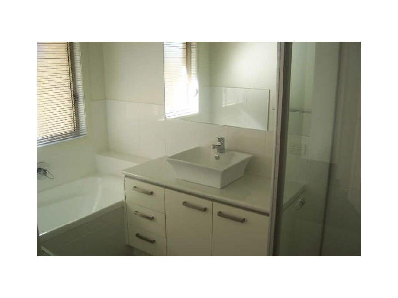 4 Raife Close, Wellington Point QLD 4160