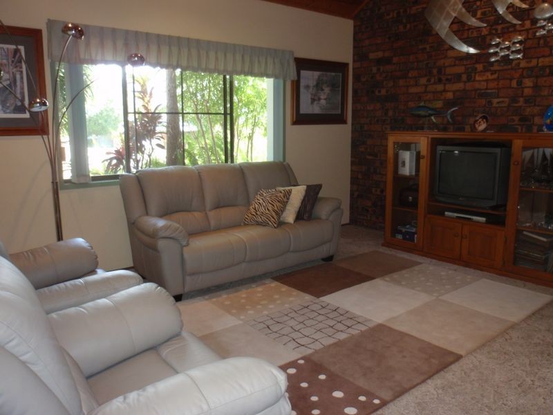 6 Owl St, Birkdale QLD 4159