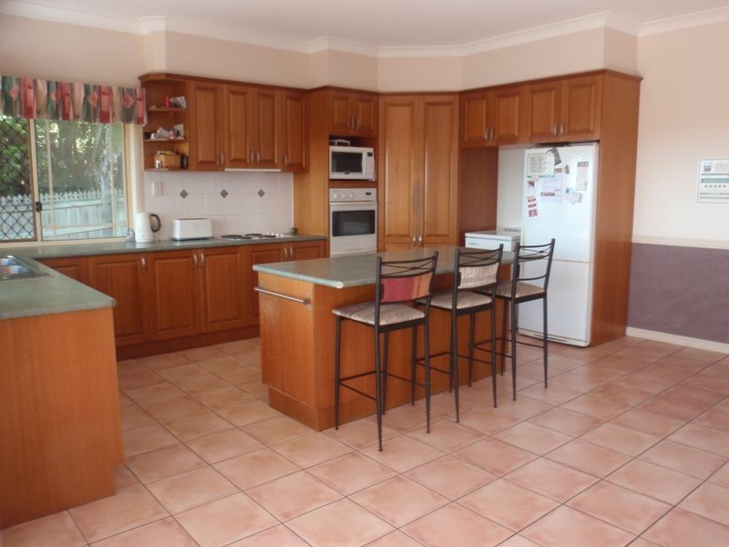 10 Genevieve Court, Wellington Point QLD 4160