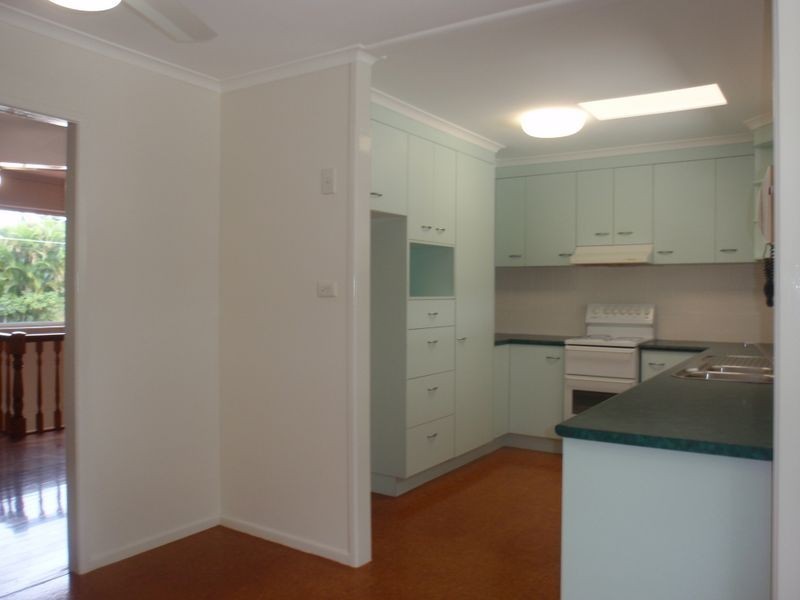 42 Bayford Street, Birkdale QLD 4159