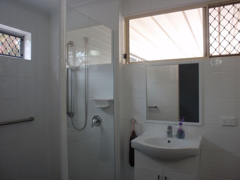 42 Bayford Street, Birkdale QLD 4159