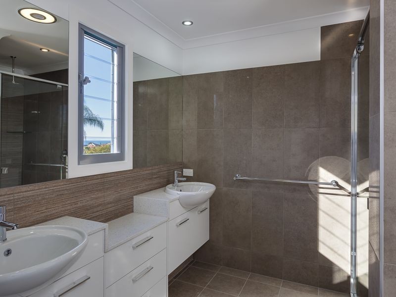 29 Claremont St, Birkdale QLD 4159