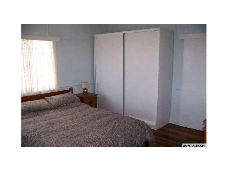 58 Joffre St, Wynnum QLD 4178
