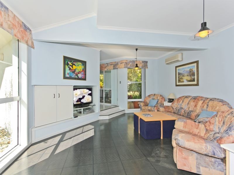 62 Whitehall Avenue, Birkdale QLD 4159