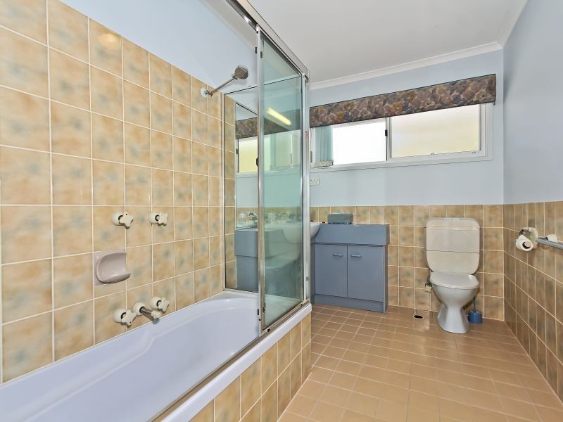 62 Whitehall Avenue, Birkdale QLD 4159