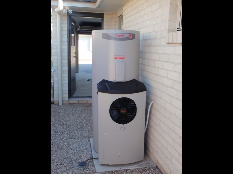 1/9 Pistachio Ct, Birkdale QLD 4159