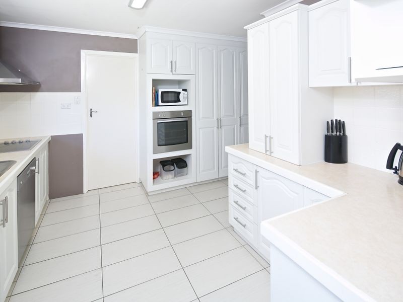 6 Linda Street, Birkdale QLD 4159