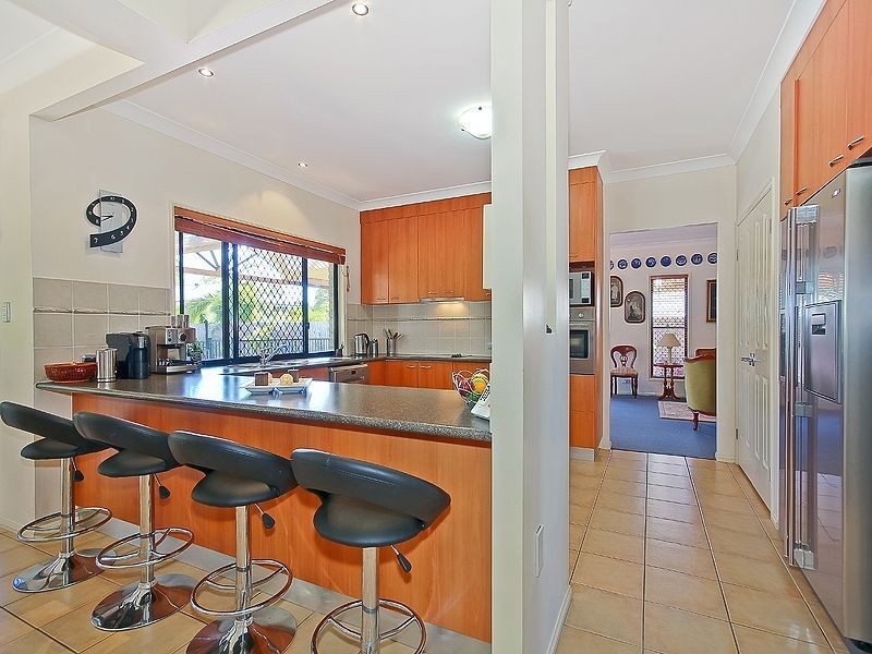 17 Trafalgar Vale Avenue, Wellington Point QLD 4160