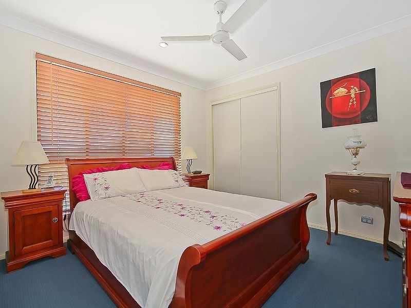 17 Trafalgar Vale Avenue, Wellington Point QLD 4160