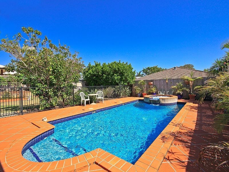 17 Trafalgar Vale Avenue, Wellington Point QLD 4160