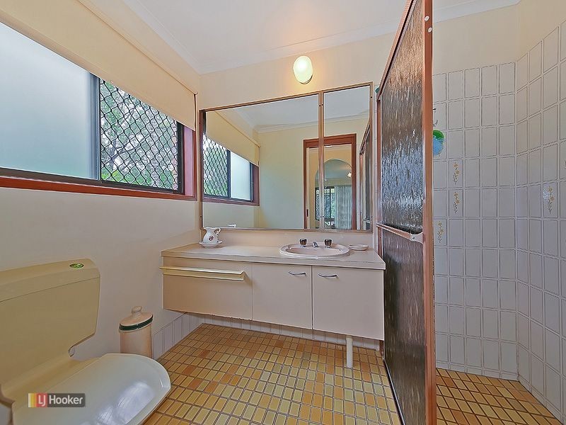 6 Dartmouth Court, Birkdale QLD 4159