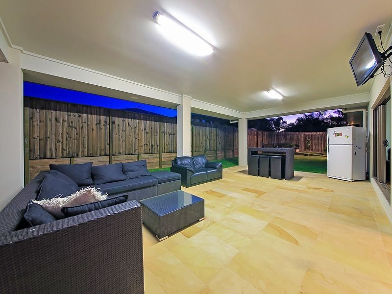 21 Parkgrove Street, Birkdale QLD 4159