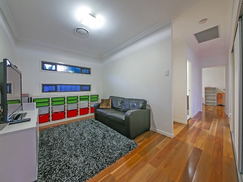 21 Parkgrove Street, Birkdale QLD 4159