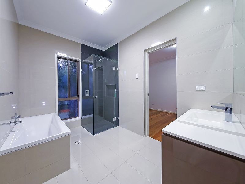 21 Parkgrove Street, Birkdale QLD 4159