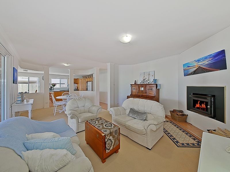 22 Lanaglen Drive, Birkdale QLD 4159