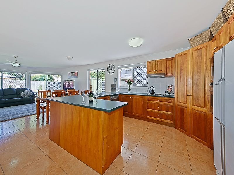 22 Lanaglen Drive, Birkdale QLD 4159