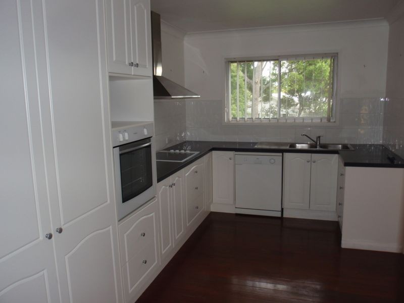 22-24 Thomas Street, Birkdale QLD 4159