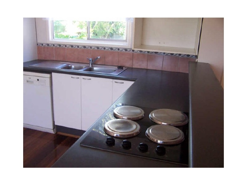 39 Merlina St, Manly West QLD 4179