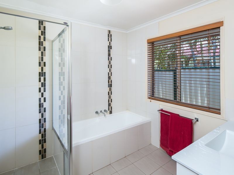 12 Glenwood Court, Birkdale QLD 4159