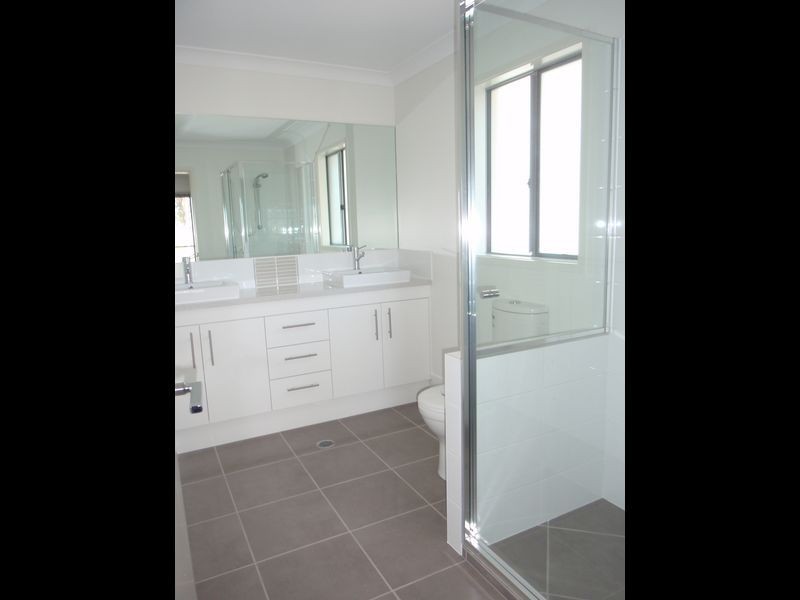 2/18A Nelson Street, Ormiston QLD 4160