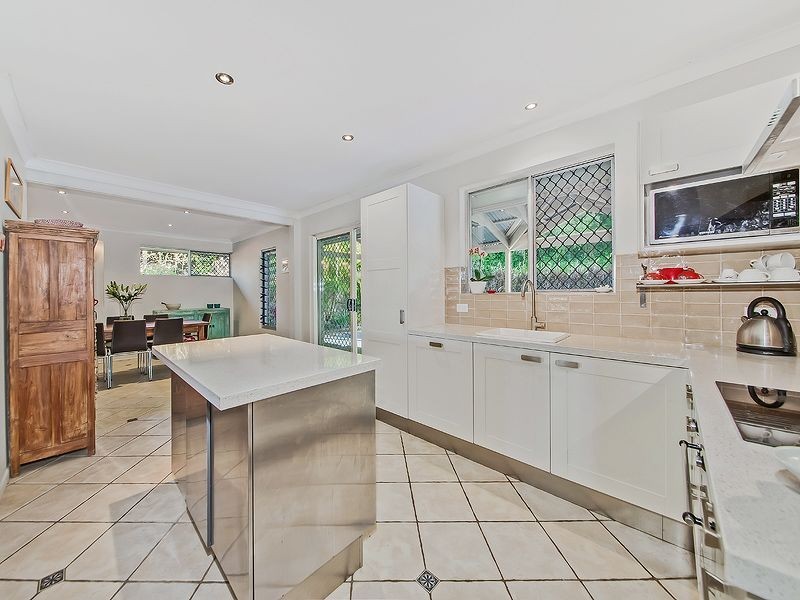 16 Ruth Street, Birkdale QLD 4159