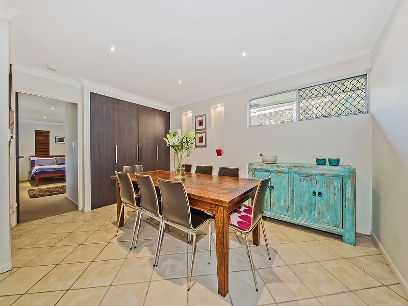 16 Ruth Street, Birkdale QLD 4159