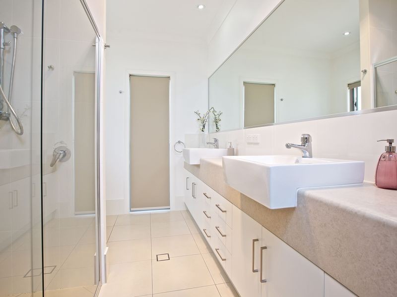 14 Magnetic Place, Redland Bay QLD 4165