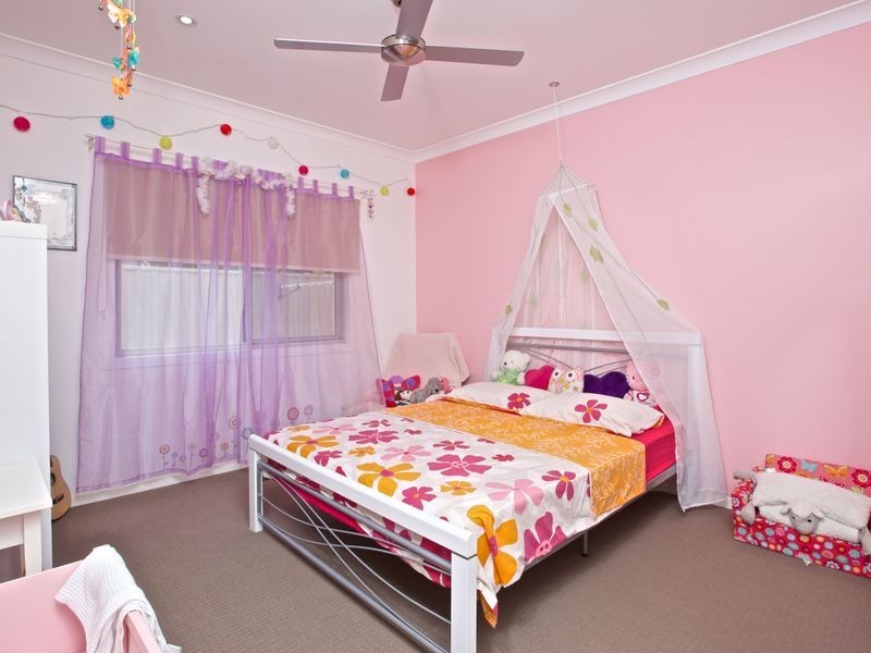 14 Magnetic Place, Redland Bay QLD 4165