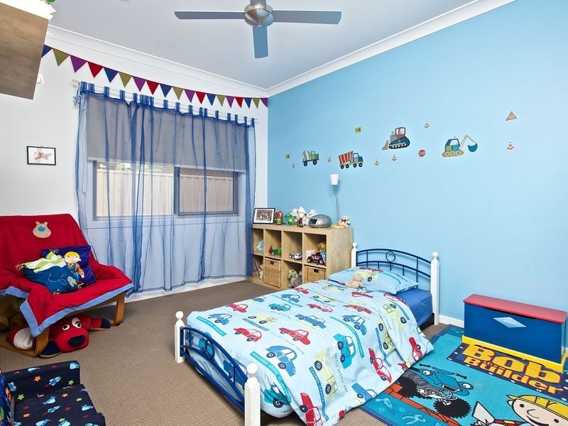 14 Magnetic Place, Redland Bay QLD 4165