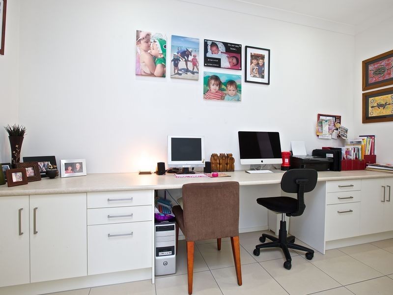 14 Magnetic Place, Redland Bay QLD 4165