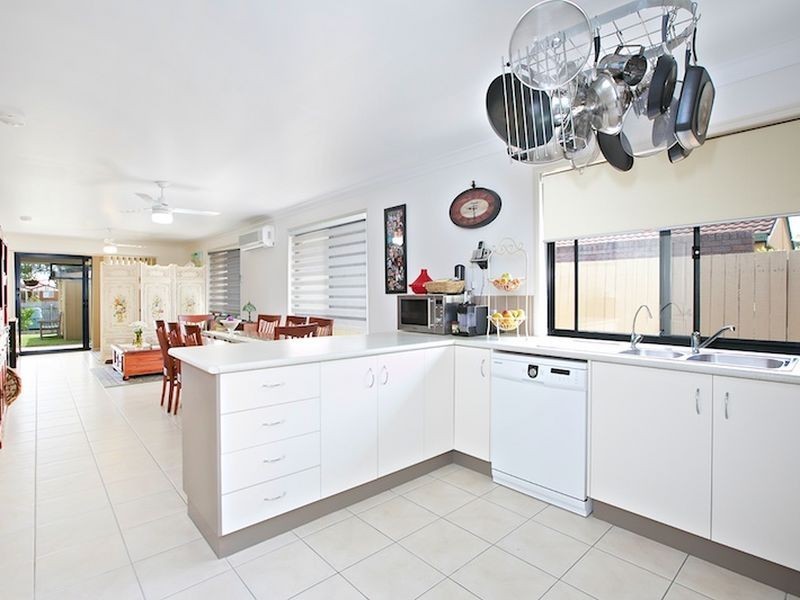 69 Railway Parade, Thorneside QLD 4158