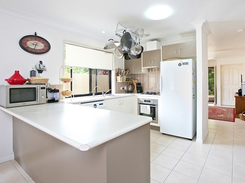 69 Railway Parade, Thorneside QLD 4158
