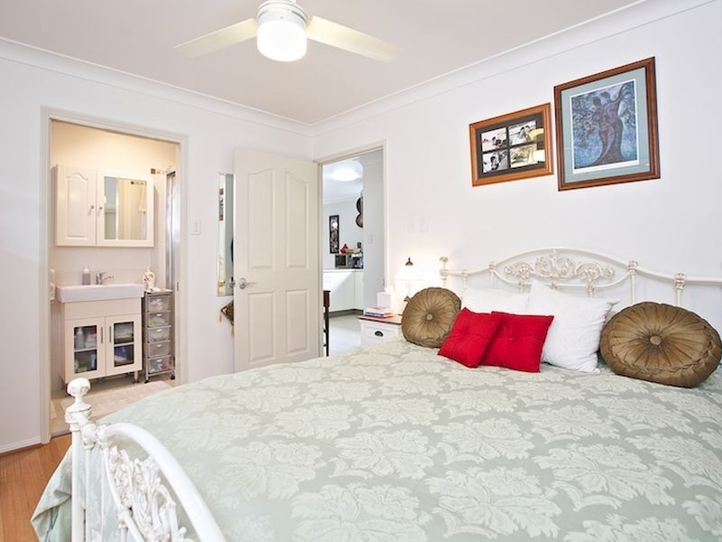 69 Railway Parade, Thorneside QLD 4158