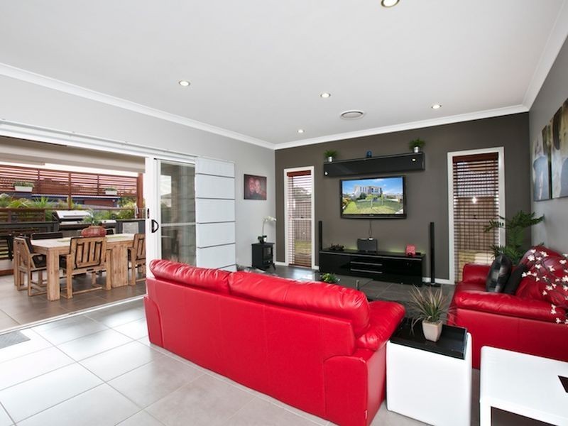 37 Parkgrove Street, Birkdale QLD 4159