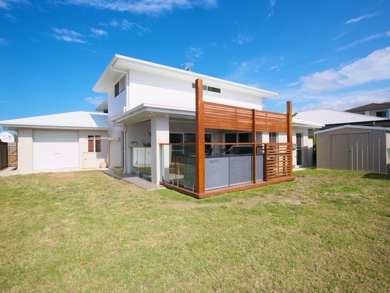 37 Parkgrove Street, Birkdale QLD 4159