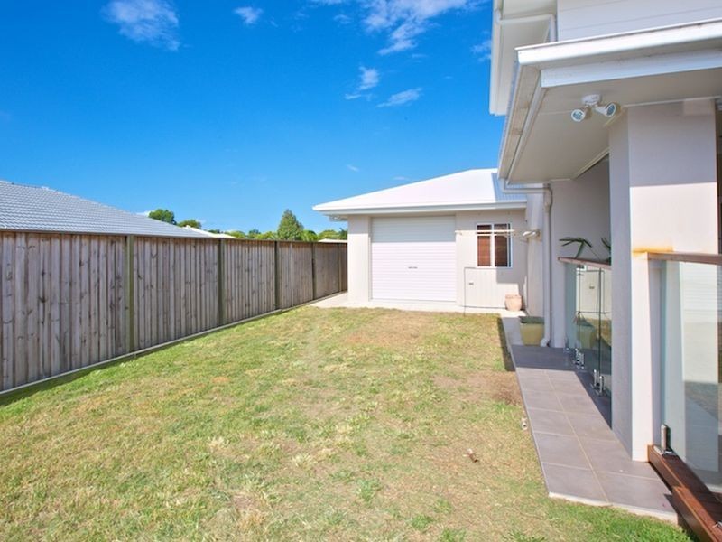 37 Parkgrove Street, Birkdale QLD 4159