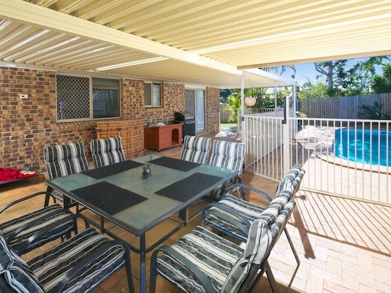 16 Drake Street, Wellington Point QLD 4160