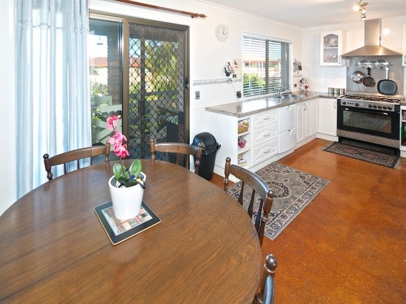9 Ruth Street, Birkdale QLD 4159